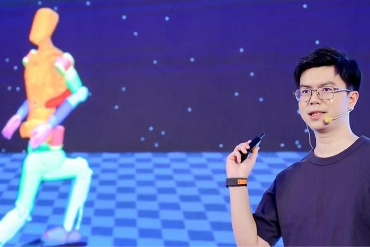 天才少年稚晖君米兰机器人走路进场！AI模型做大脑，目标售价20万以内